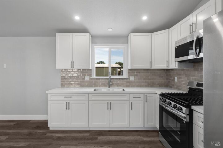 Property Photo:  160 Plaza Drive  CA 95407 