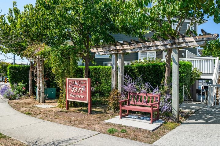 Property Photo: 4311 Bayview Street 5 BC V7E 6S5