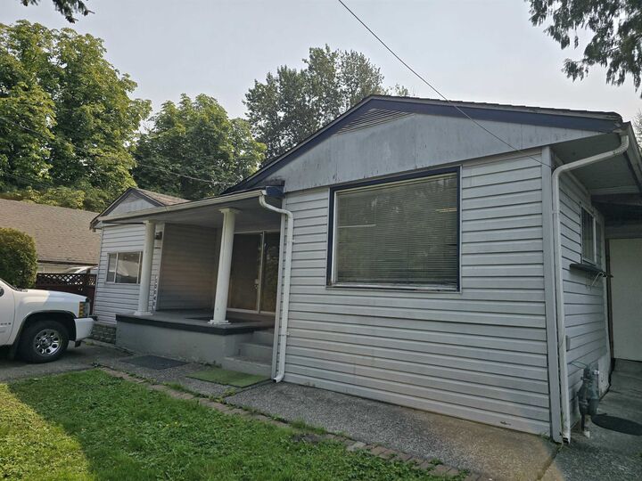 13040 115B Avenue — photo 1