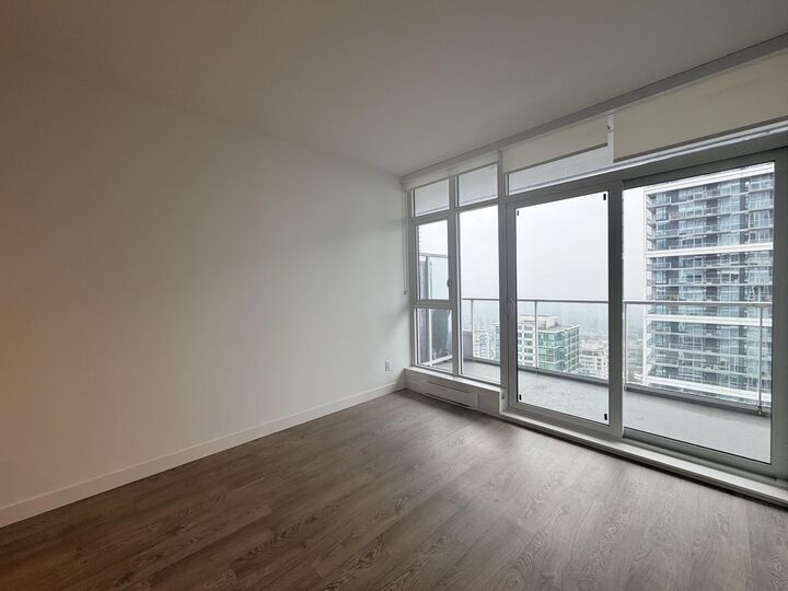 Property Photo: 6080 McKay Avenue 3006 BC V5H 0J4