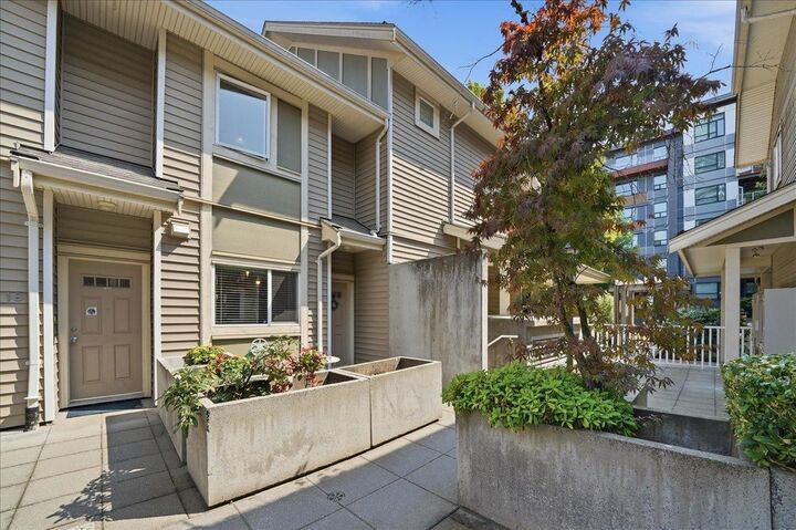 Property Photo: 621 Langside Avenue 19 BC V3J 0A8