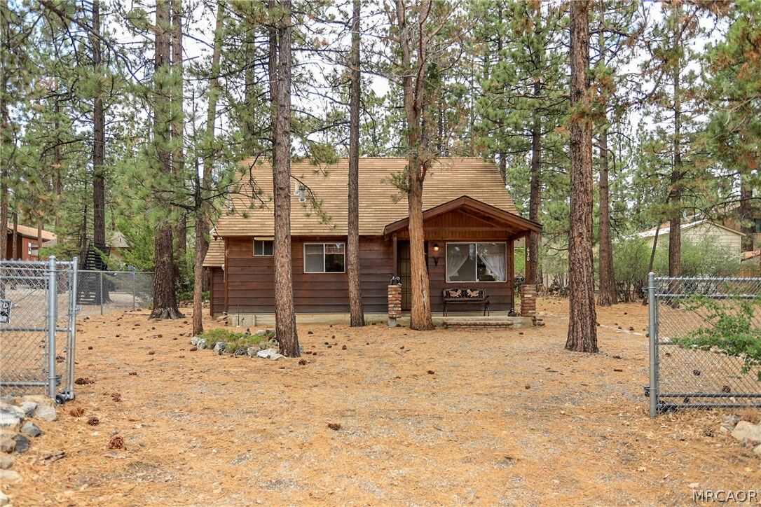 Property Photo: 630 S Pine Lane CA 92386