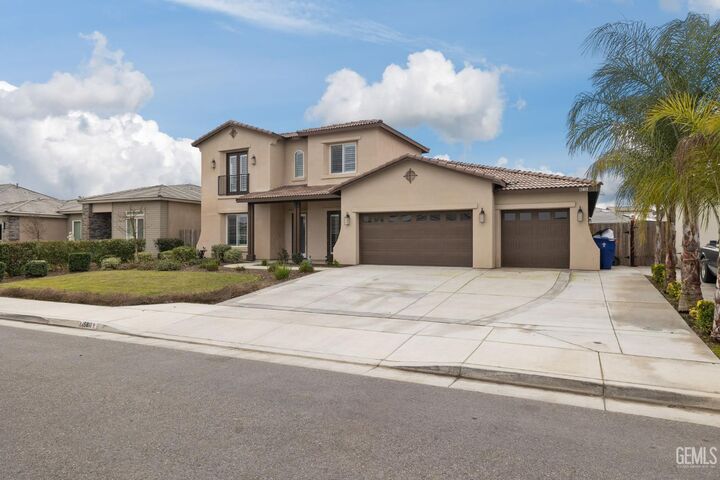 Property Photo: 15811 Waterford Street CA 93314