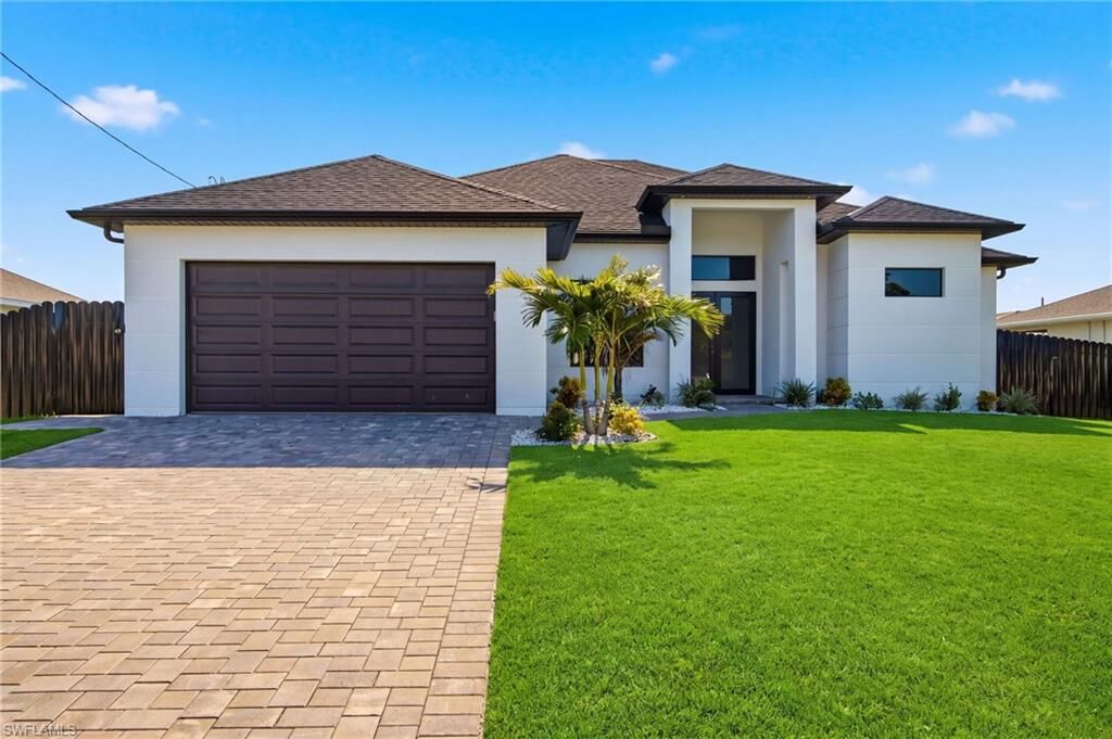 Property Photo:  4131 SW 21st Pl  FL 33914 