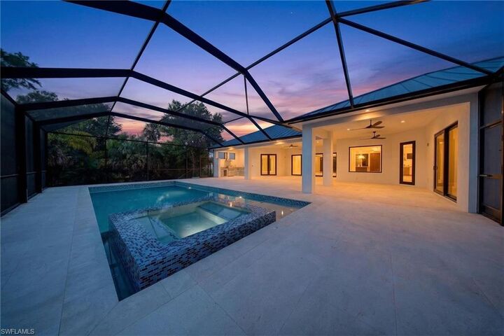 Property Photo:  522 17th St SW  FL 34117 