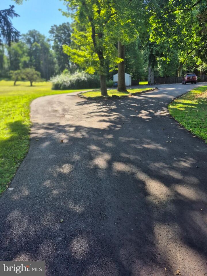 Property Photo: 1305 Twining Road PA 19025