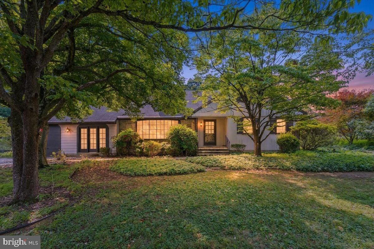Property Photo:  1117 Whitehall Drive  PA 17110 