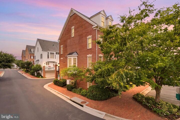 Property Photo:  400 S Payne Street S  VA 22314 