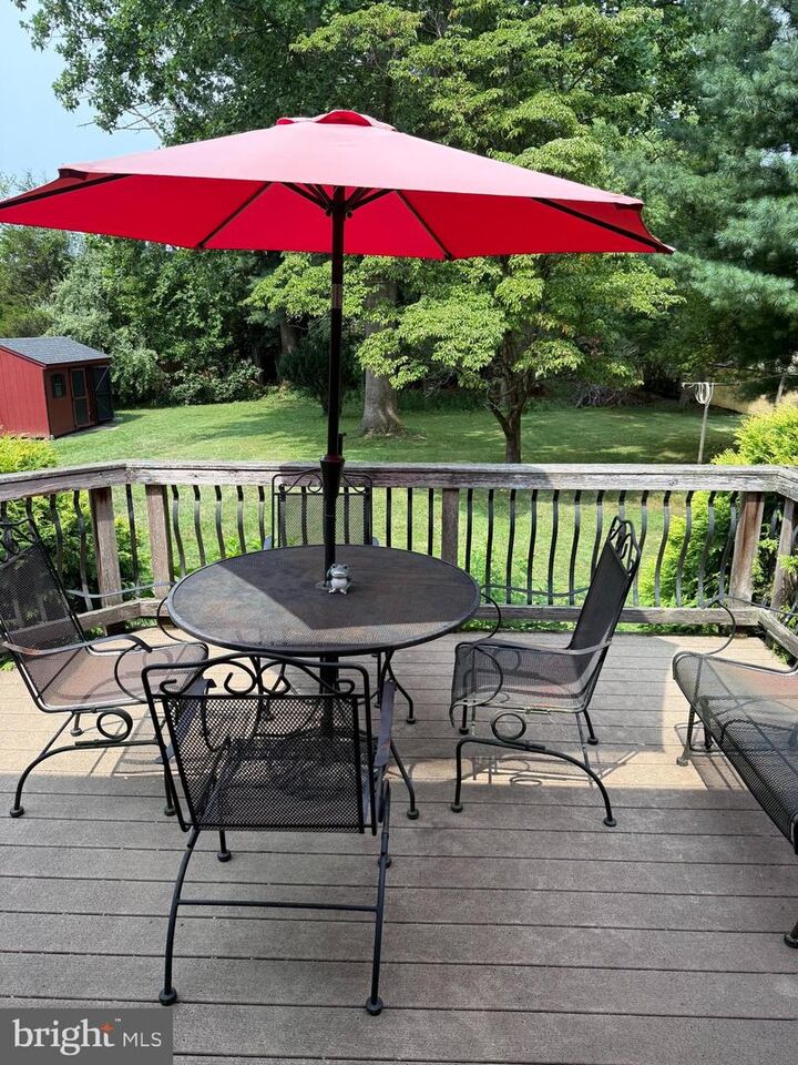 Property Photo: 5 Wood Lane PA 19606