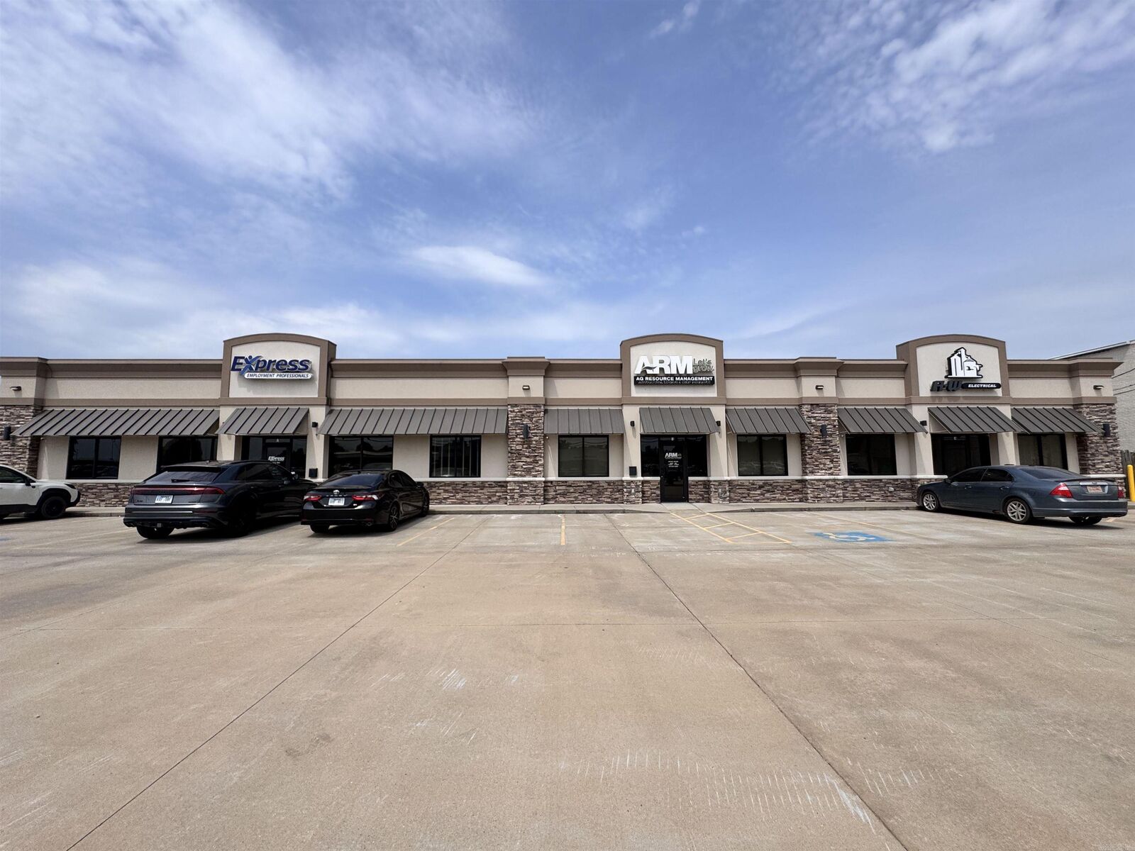 Property Photo: 1904 S Main Street AR 72160