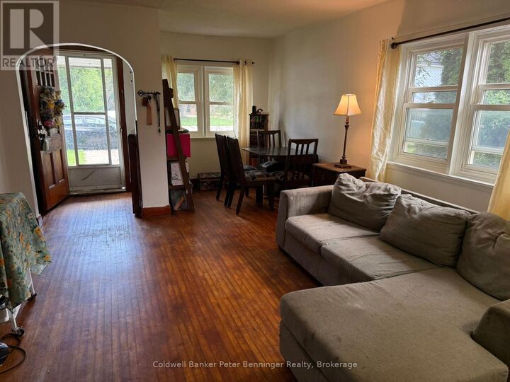 Property Photo:  552 11th Avenue  ON N4N 2S4 