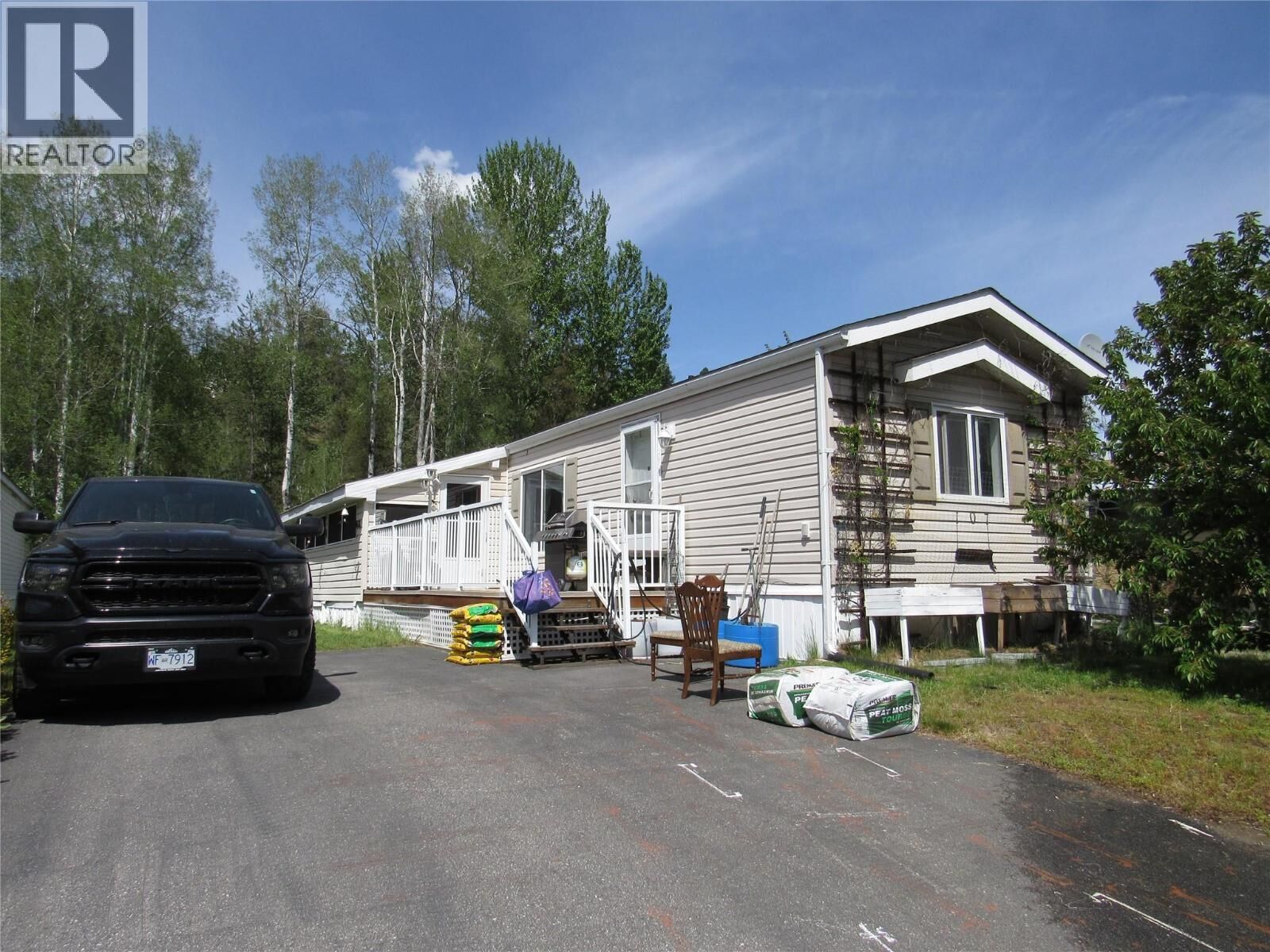 Property Photo:  500 16th Avenue 107  BC V0G 1G0 