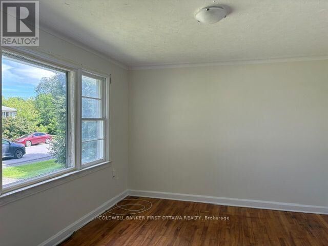 Property Photo: 92 Lotta Avenue ON K2G 2B7