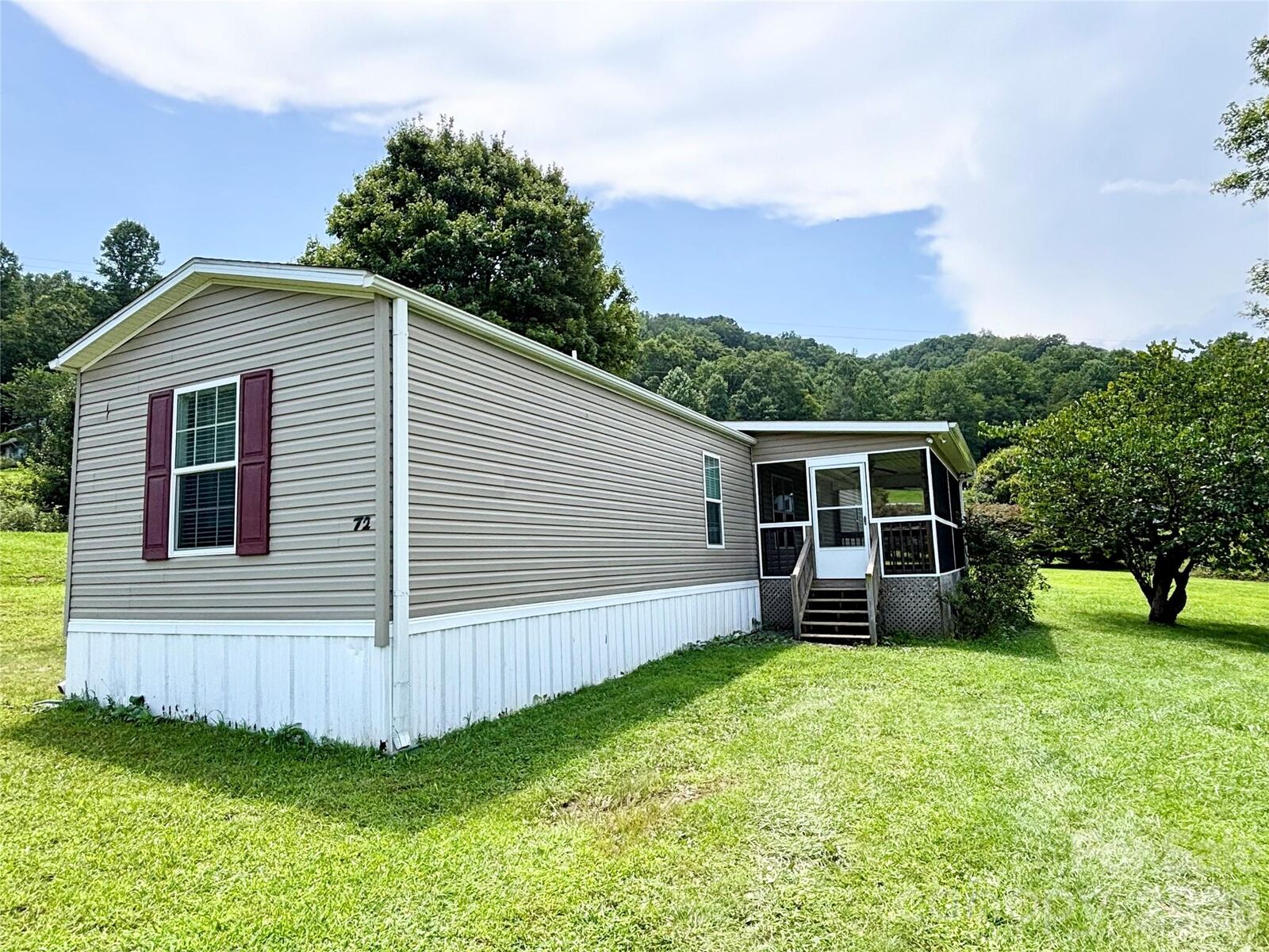 Property Photo:  72 S Greenleaf Road  NC 28739 