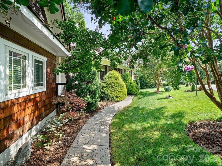 Property Photo:  6 Oak Springs Drive  NC 28704 