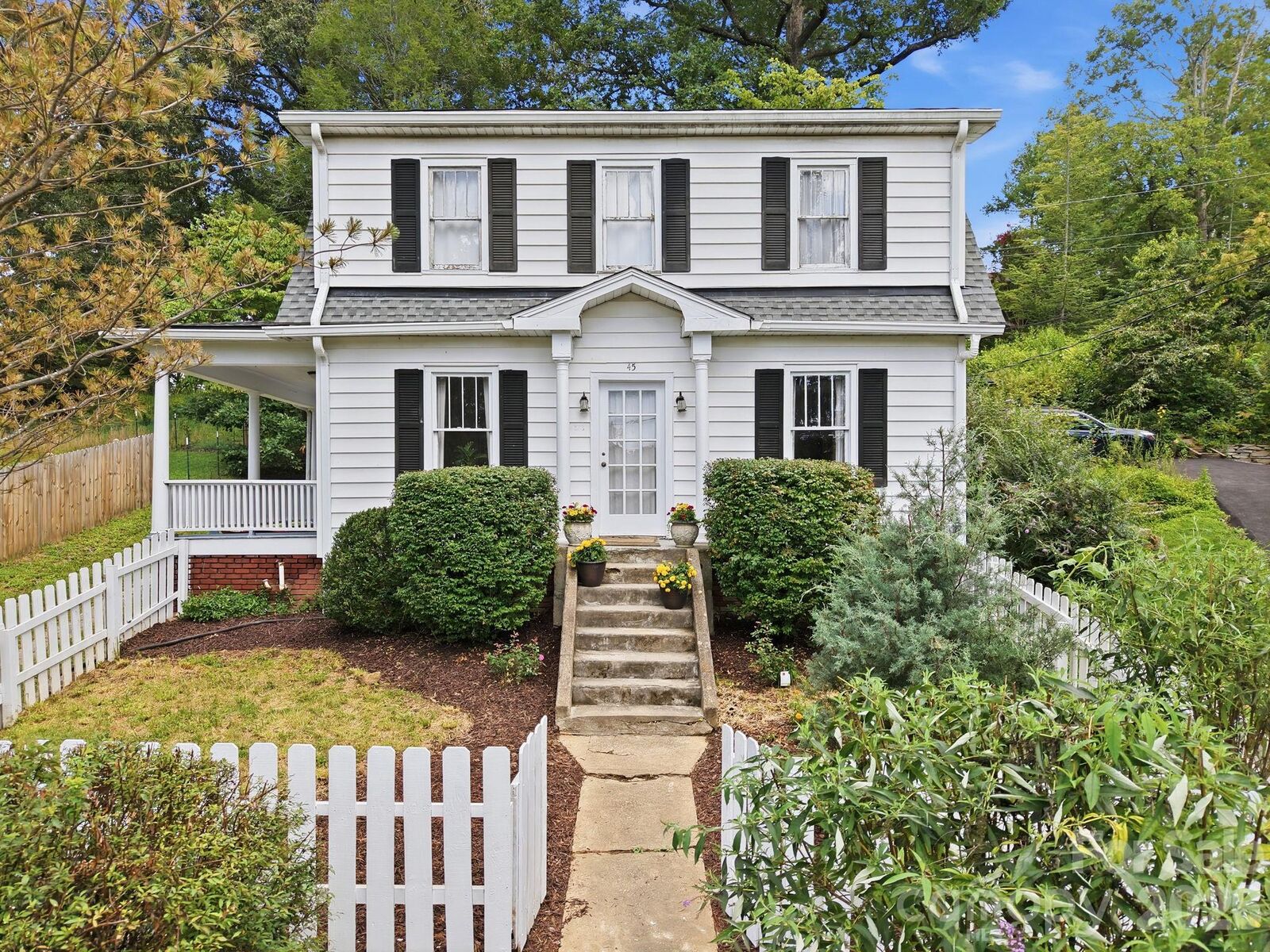 Property Photo:  45 Woodvale Avenue  NC 28804 