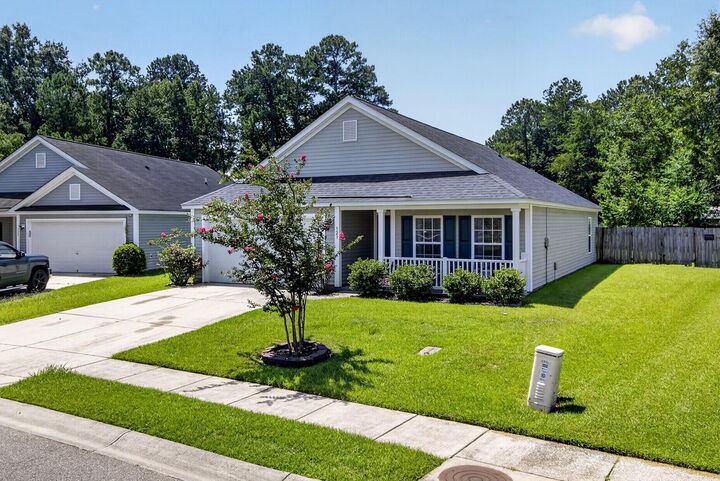 Property Photo: 323 Briarbend Road SC 29445