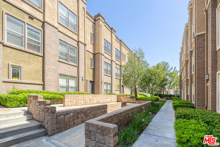 Property Photo: 1133 Jewett Dr CA 92833