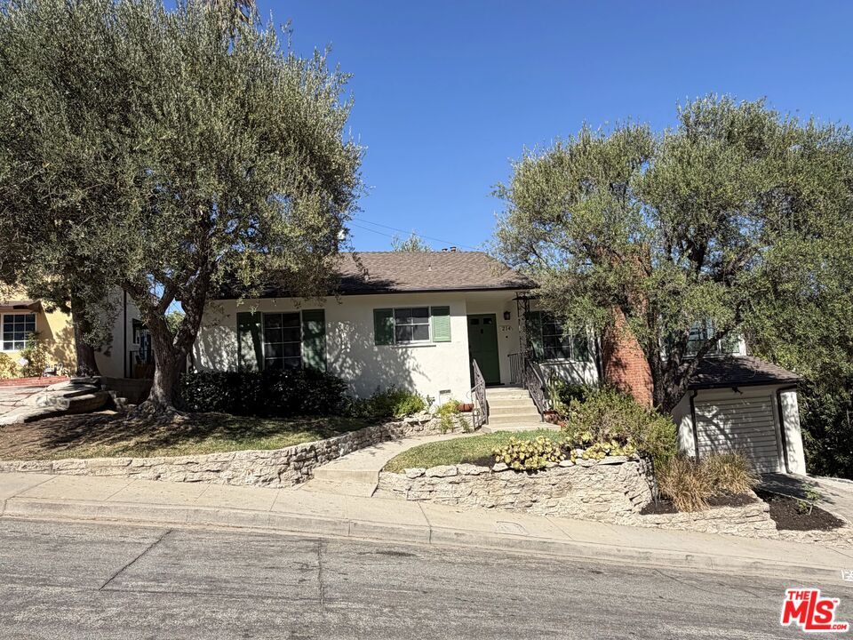 Property Photo:  214 Sequoia Dr  CA 91105 