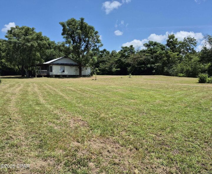 Property Photo: 1093 Newton Road FL 32425
