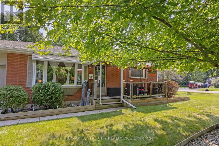 Property Photo: 117 1/2 Flora Street ON N5P 2Y1