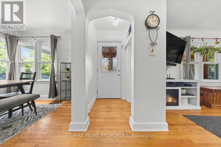 Property Photo: 1273 Thames Street ON K1Z 7N1