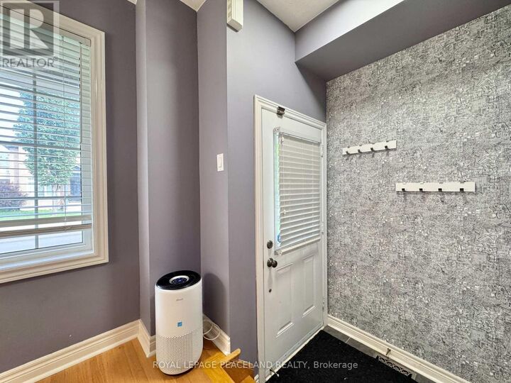 Property Photo:  507 White's Hill Avenue  ON L6B 0J8 