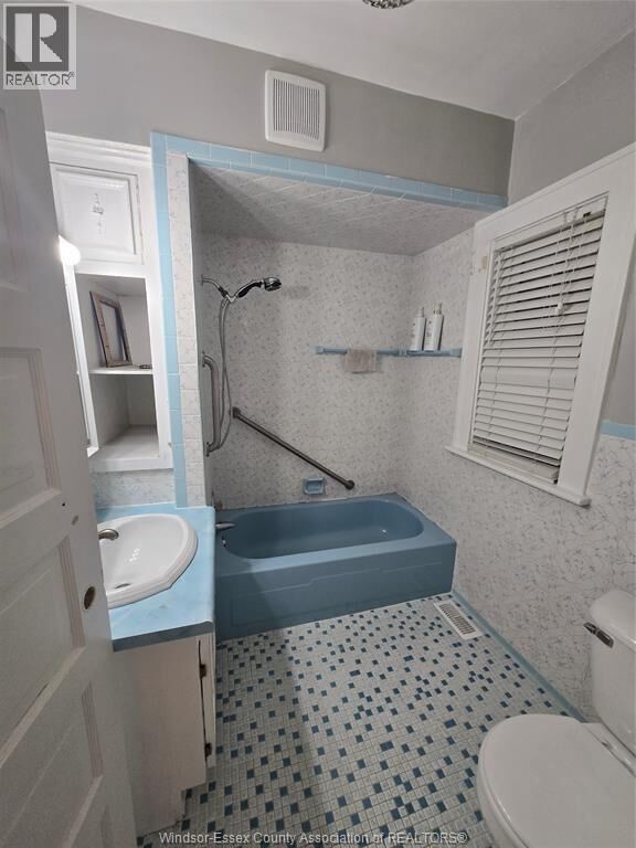 Property Photo: 1097 Elsmere Avenue ON N9A 2B1