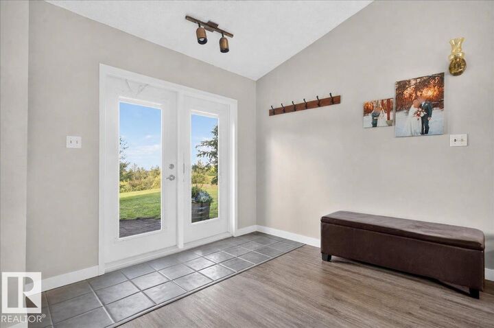 Property Photo:  543069 Range Road 191  AB T0B 0W0 