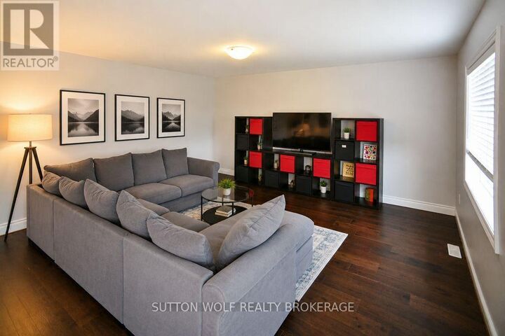 Property Photo: 54 Abbott Street ON N7G 0B7