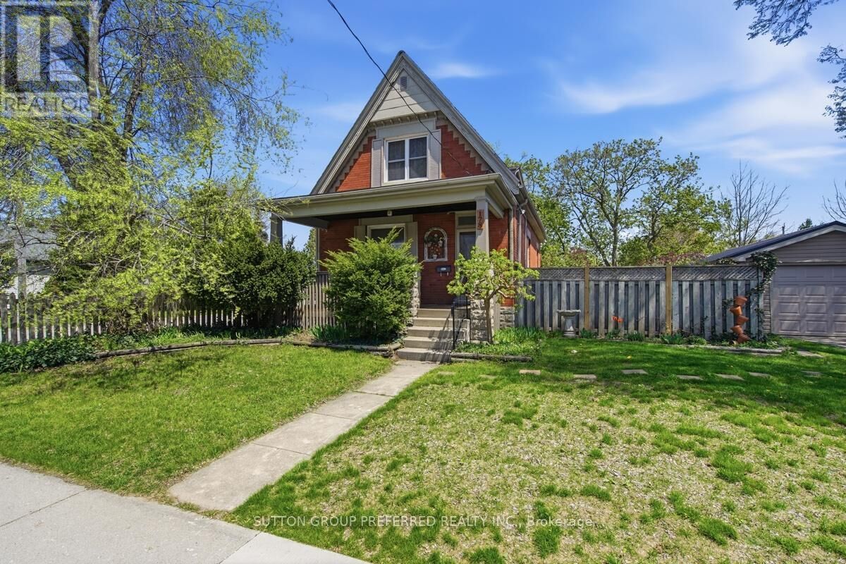 Property Photo:  178 East Street  ON N5Z 2R8 