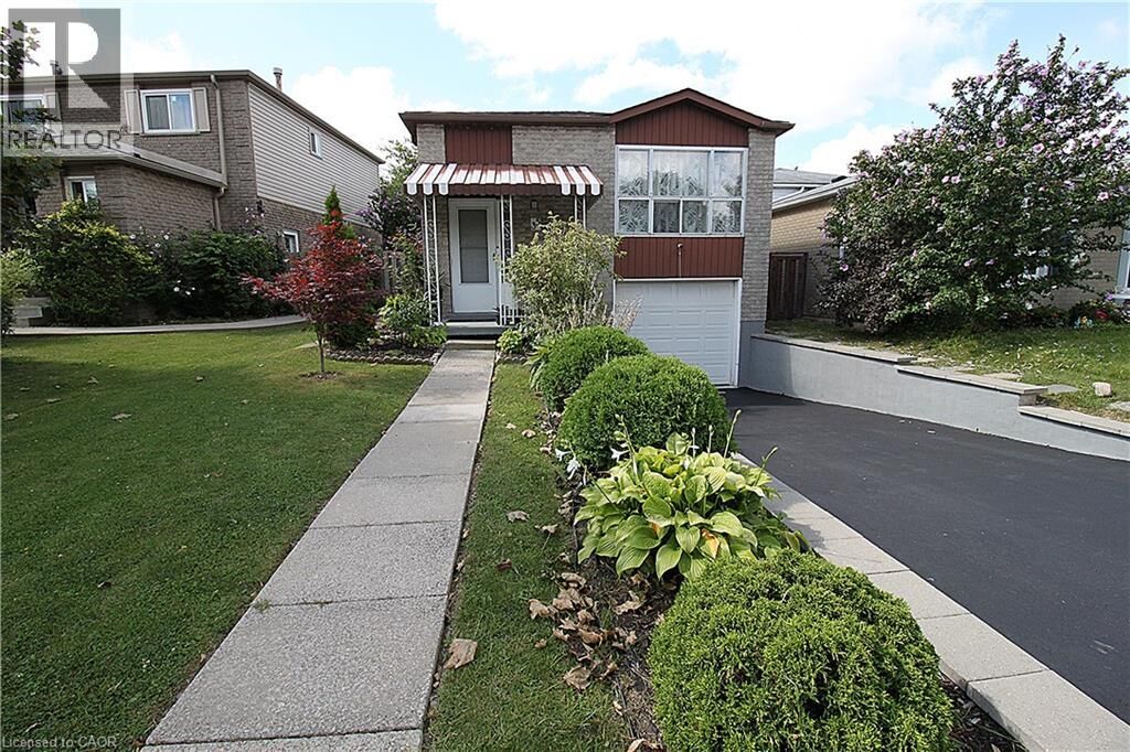 Property Photo:  35 Garden Crescent  ON L8V 4T3 
