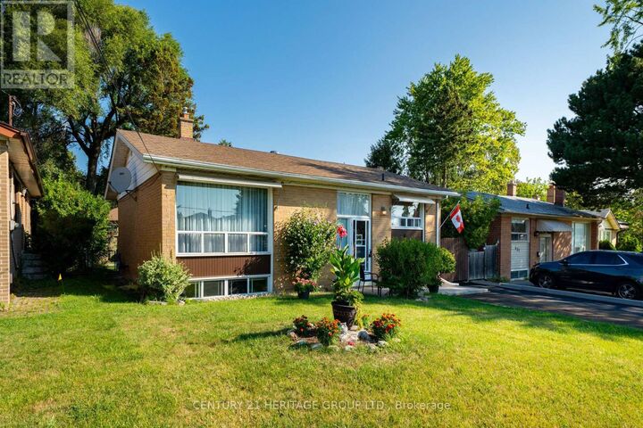 Property Photo: 417 Paliser Crescent South ON L4C 1S2