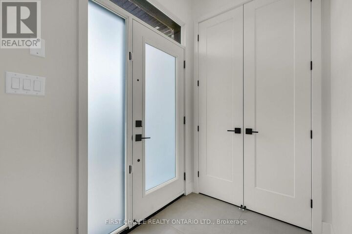 Property Photo:  269 Queen Mary Street  ON K1K 1X1 