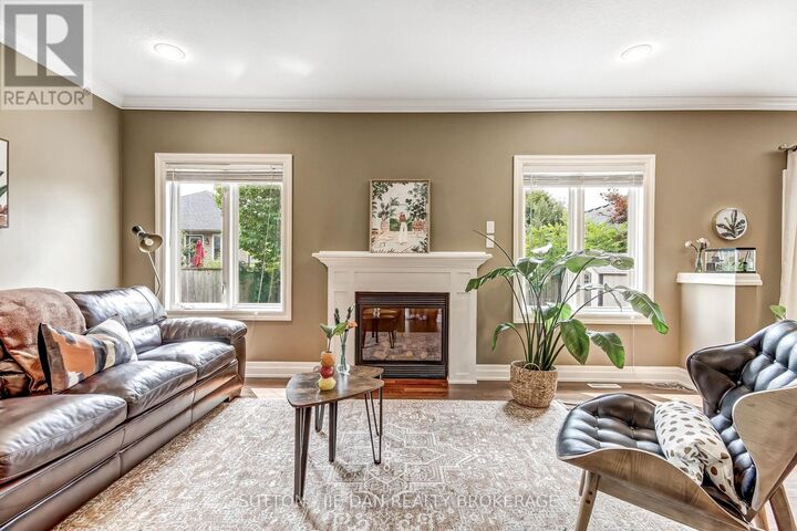 Property Photo:  1511 Coronation Drive  ON N6G 5P6 