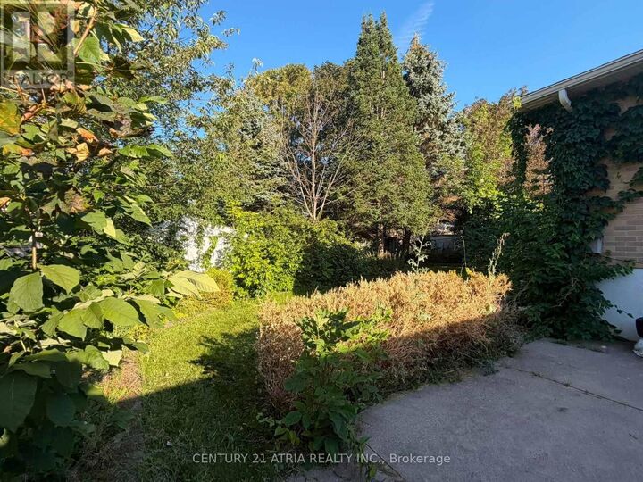Property Photo: 76 Bernick Drive Lower ON L4M 2V6