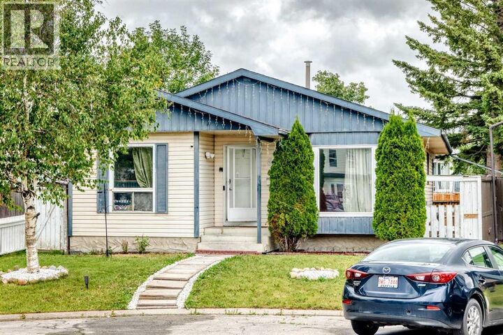 Property Photo:  60 Falmere Court Northeast  AB T3J 2Z6 