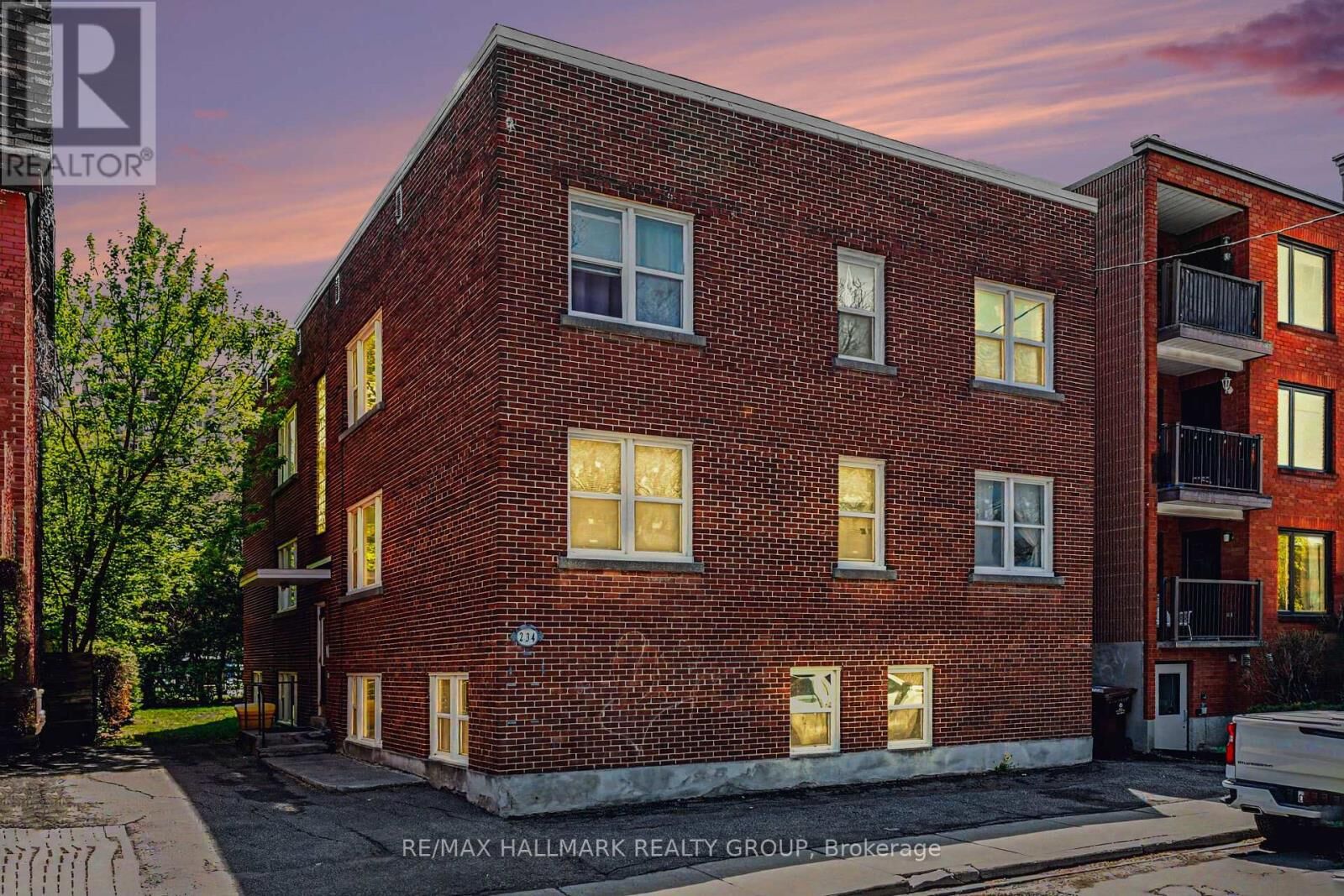 Property Photo:  234 Frank Street 1  ON K2P 0X6 