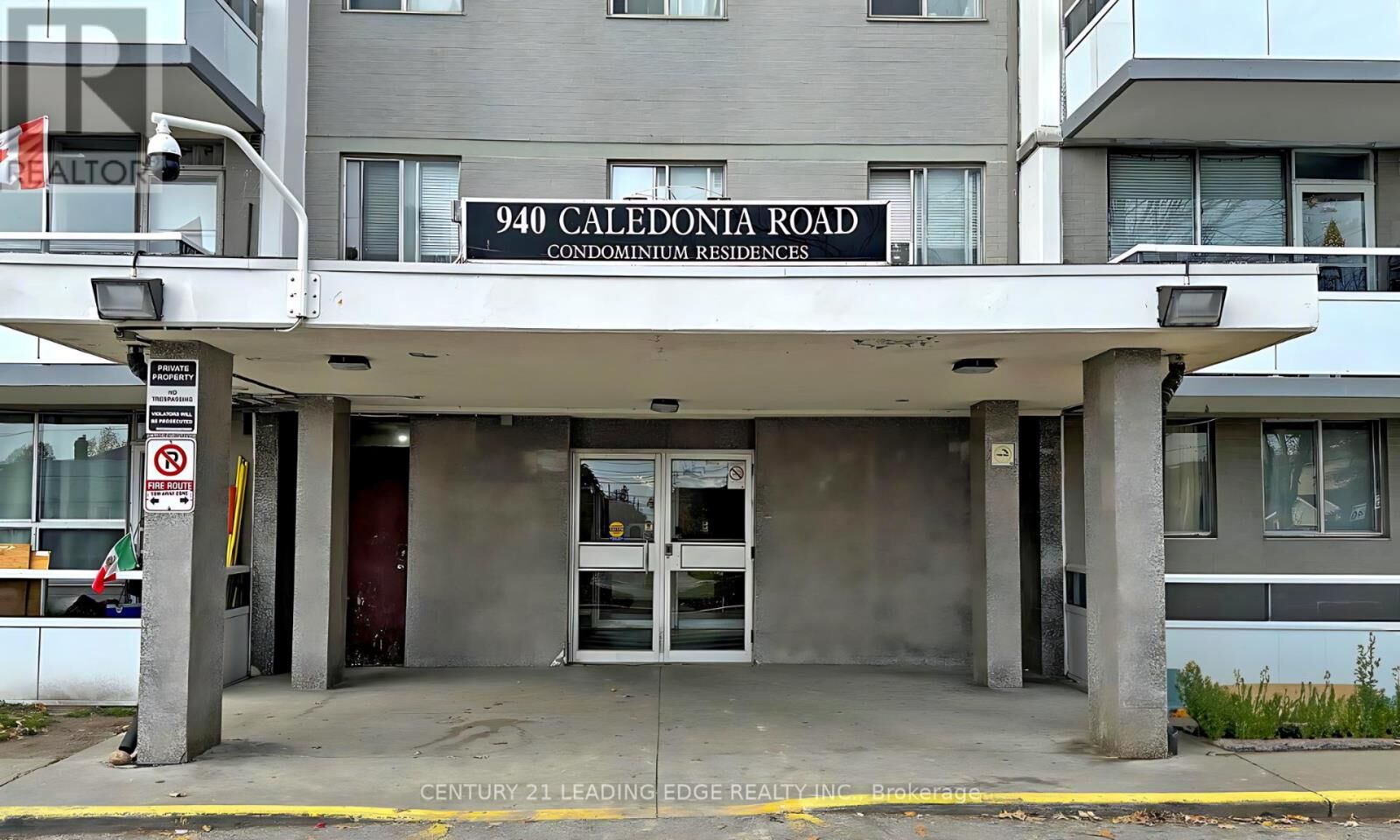 Property Photo: 940 Caledonia Road 611 ON M6B 2G8