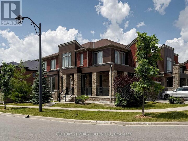 Property Photo: 91 Badgerow Way ON L4G 0Z5