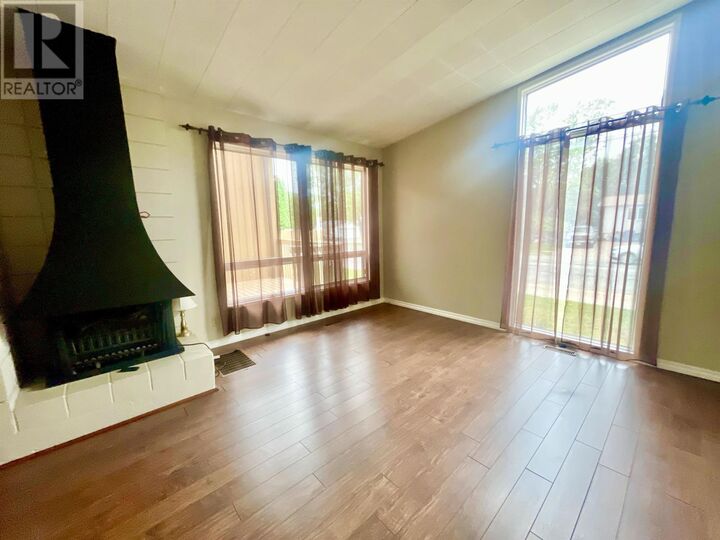 Property Photo: 133 Memorial Ave ON P8N 2M4