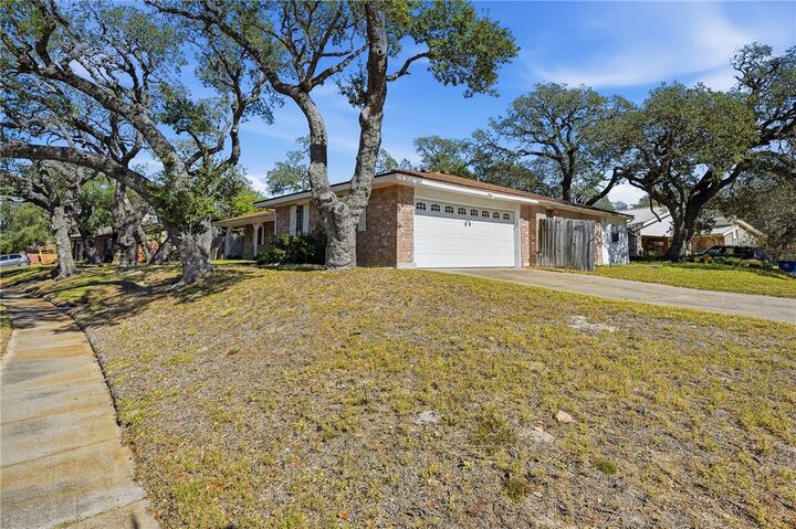Property Photo: 2486 Oak Park TX 78362
