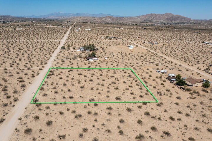 Property Photo:  305 Two Mile Road  CA 92252 