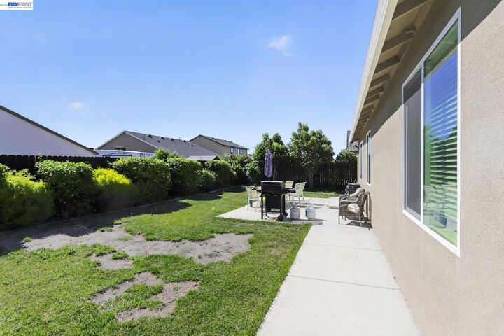 Property Photo: 1974 Garden Ln CA 94571