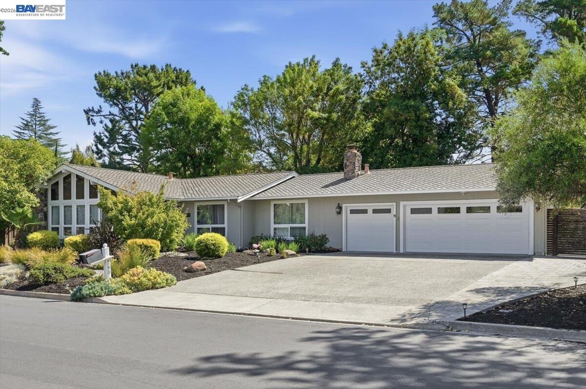 Property Photo:  280 Bolla Ave  CA 94507 