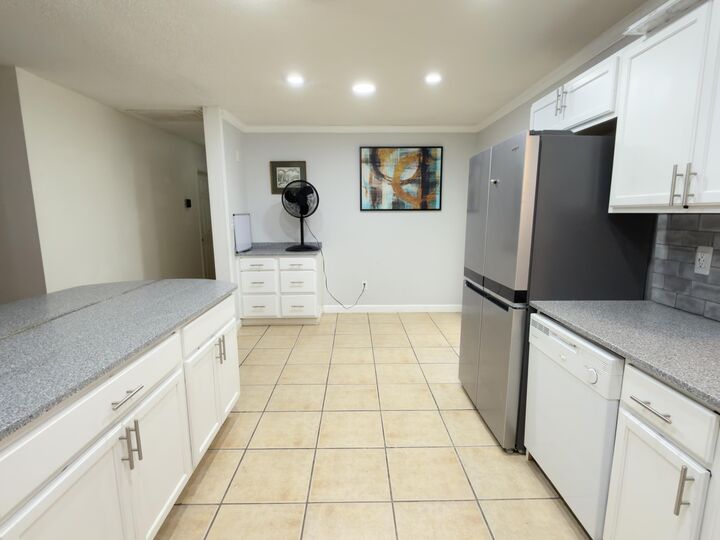 Property Photo: 7929 Whitmire Drive FL 32514
