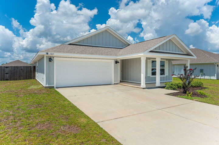 Property Photo: 522 Mary Lou Way FL 32539
