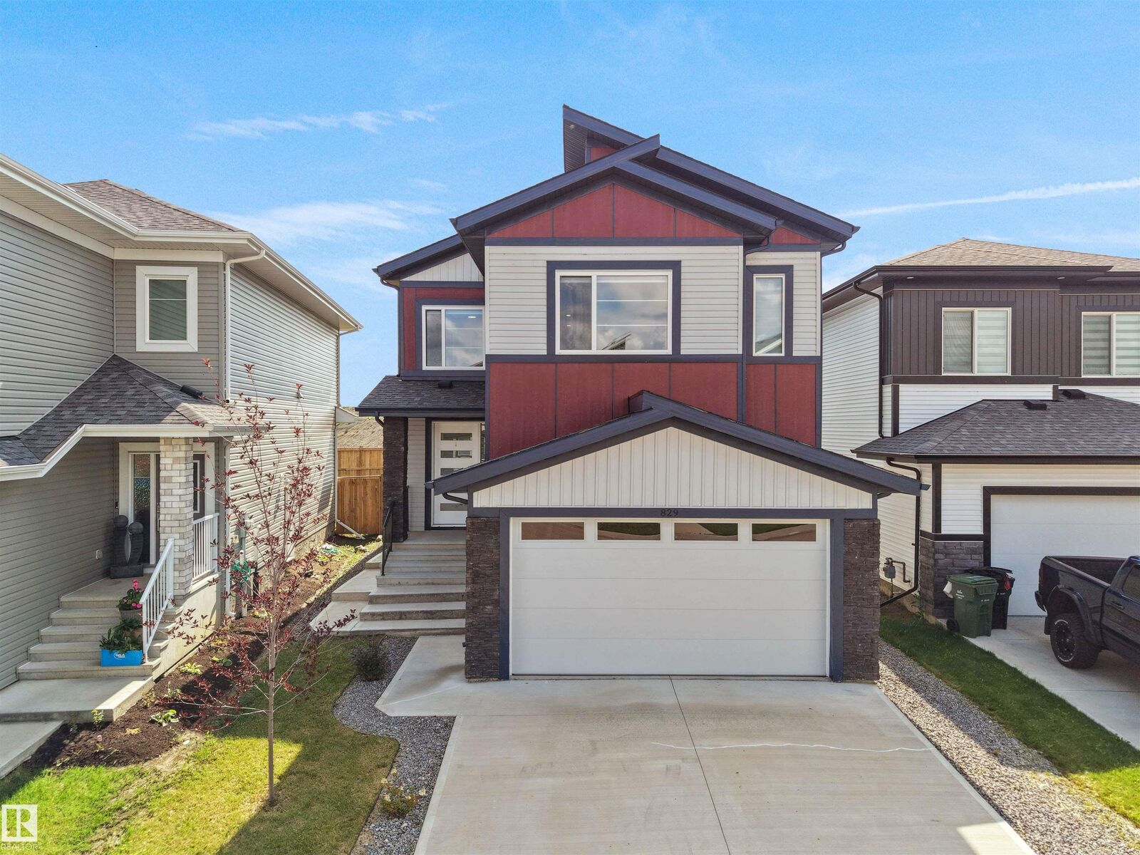 Property Photo:  829 Morris Avenue  AB T9E 1G1 