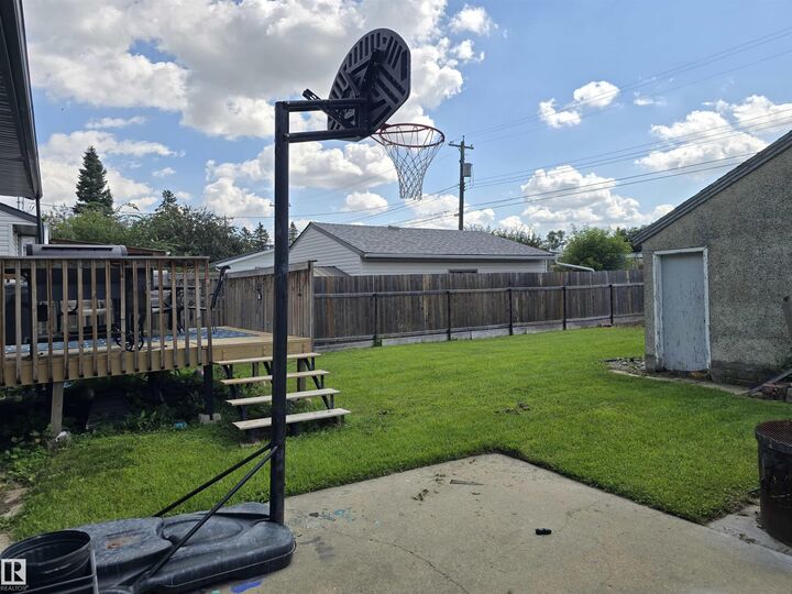 Property Photo: 4033 117 Avenue NW AB T5W 0Y1
