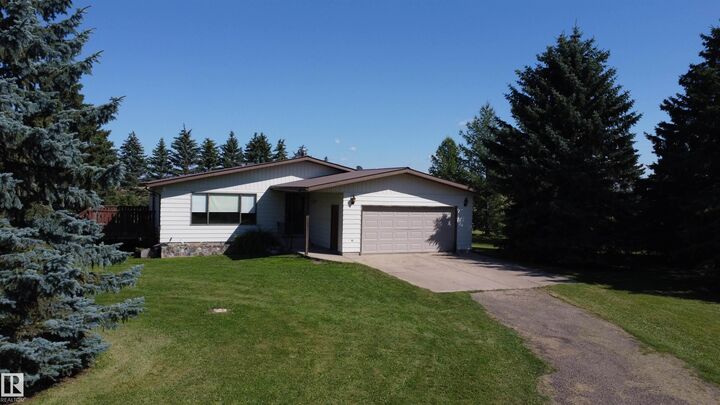 Property Photo: 49127 Hwy 778 AB T0C 2P0